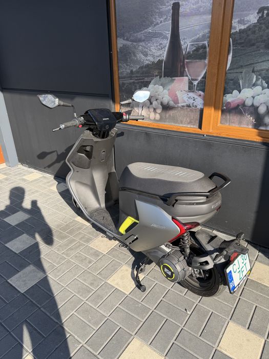 Inchiriez scuter electric, permis cat B, A1, 80 km autonomie