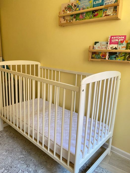 Дървена кошара за дете