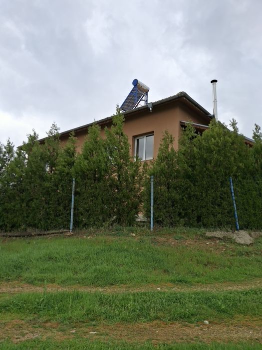 Продавам къща-вила