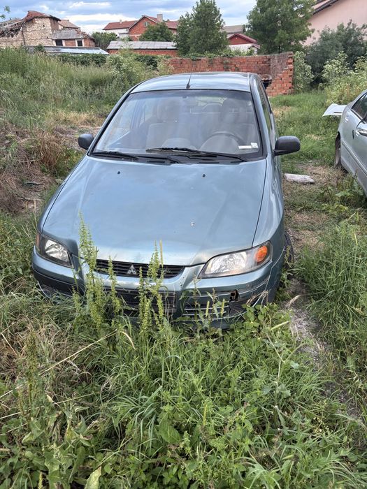 Продава се на части Mitsubishi Spce Star 2002