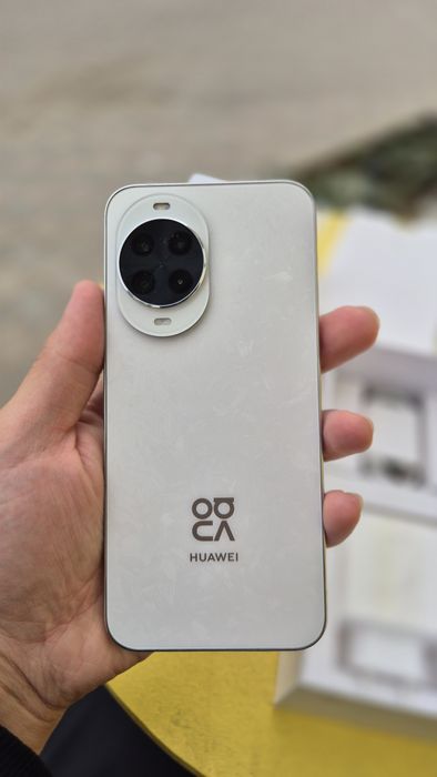 Huawei Nova 14..