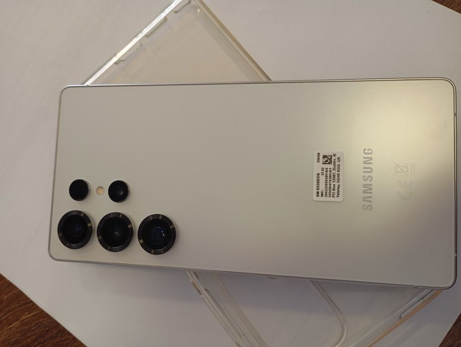 Продавам Samsung S25 Ultra Whitesilver