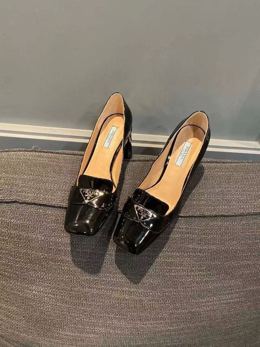 Дамски обувки на ток Prada 40 номер