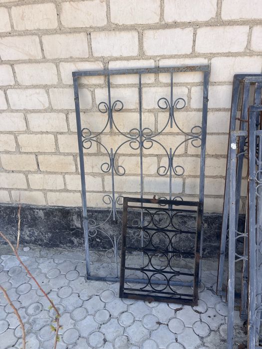 Решетки на окна.