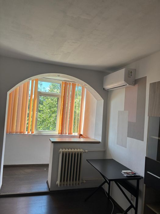 Închiriez apartament cu o camera