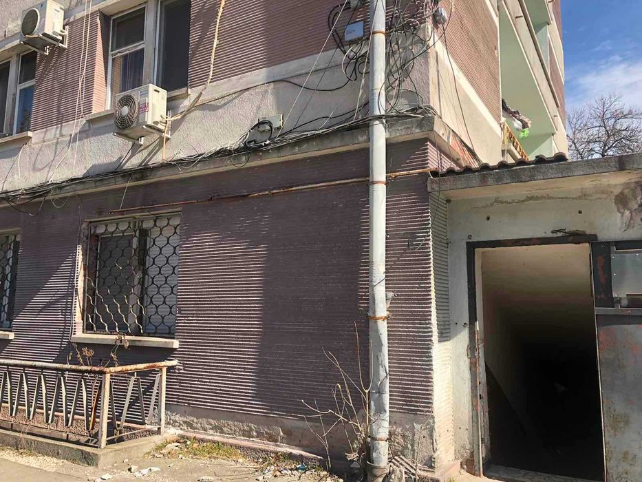 Продавам търговски обект в кв.Славянски Димитровград