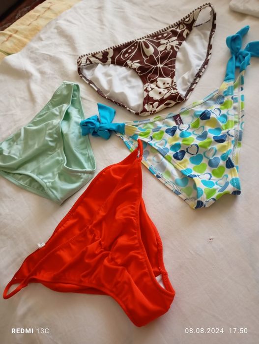 Costum baie 2 piese diferite măr M-L