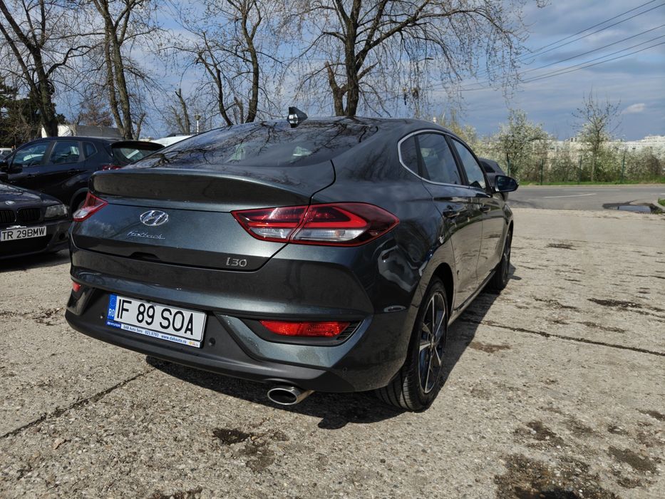 Hyundai i30 Fastback 1.5 tGDI in garantie