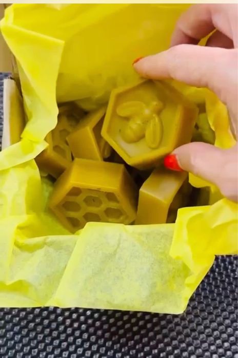 Воск пчелиный , вощина , восковые свечи