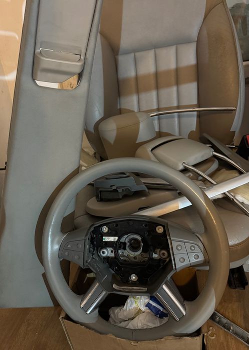 Салон с седалки, кори и волан Mercedes ML W164