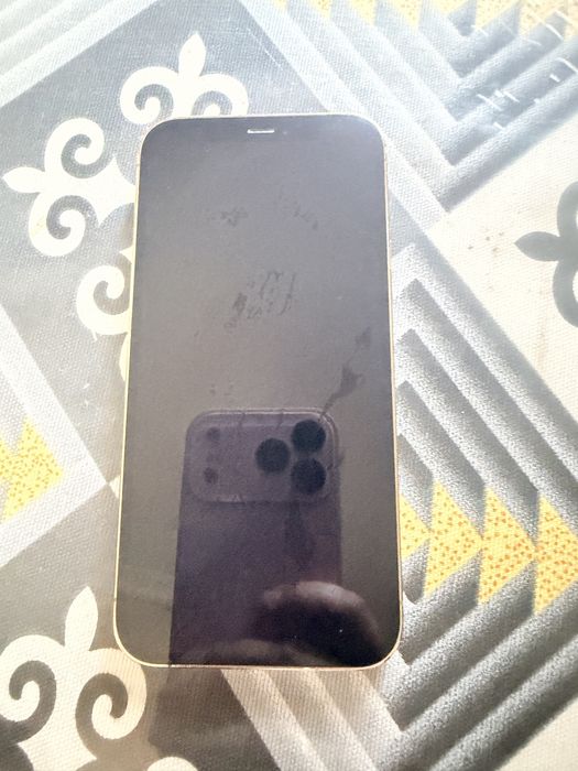 Айфон   12 про золотистый