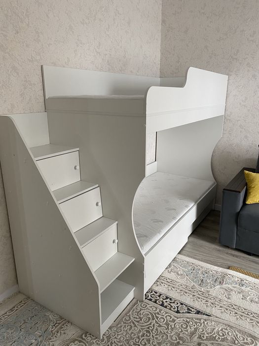 Двухярустная кровать