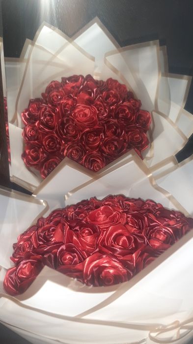 Роза из атласных лент