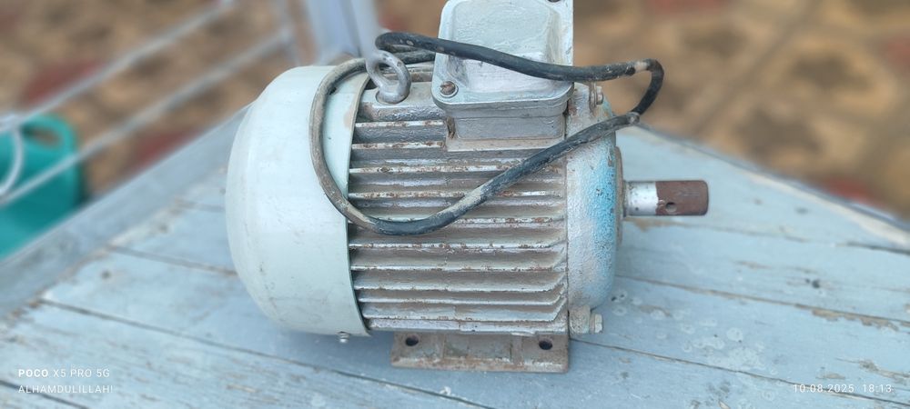 Мотор. Электродвигатель на 3 кВт с оборотом 1500 в минуту.