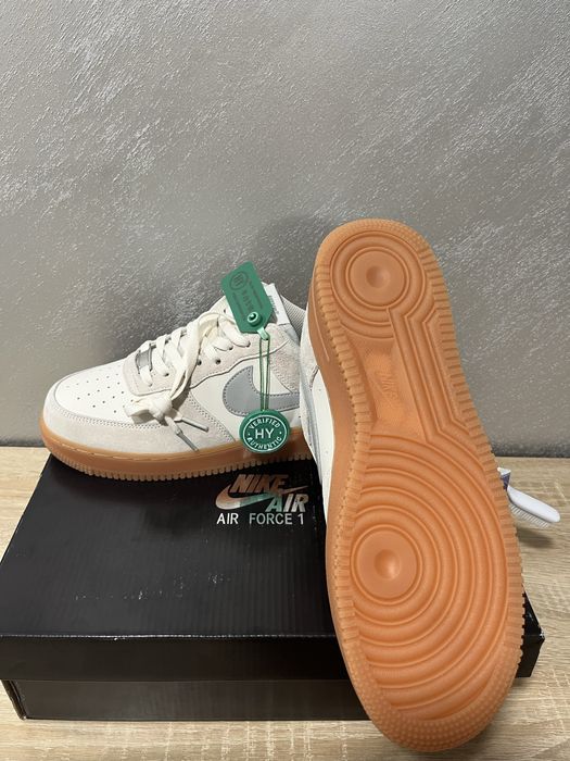 Обувки Nike Air Force 1 ‘07 LV8 - 42