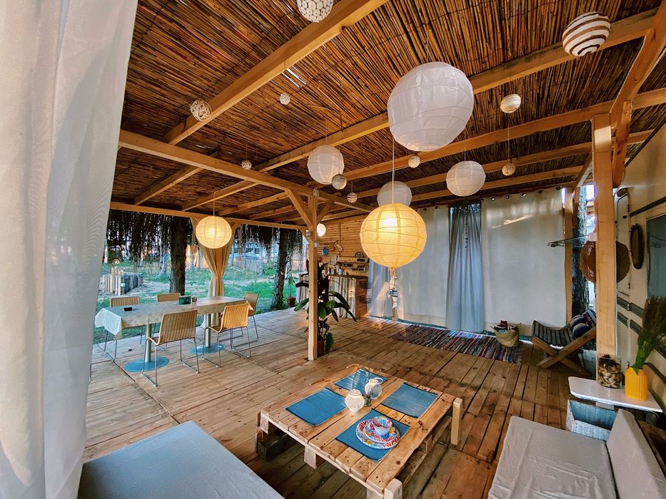 ЛЯТО 2026! Бохо Каравани под наем на “Кайт Къмпинг Градина” ДО ПЛАЖА