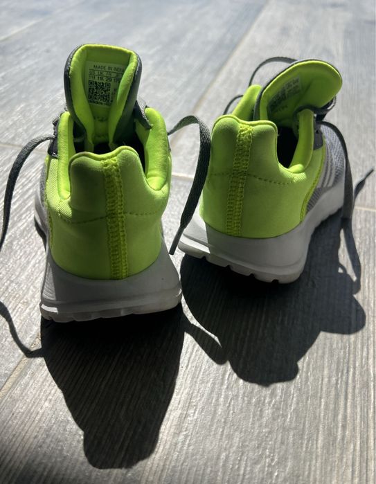 Adidași 29/ stare perfectă  Adidas
