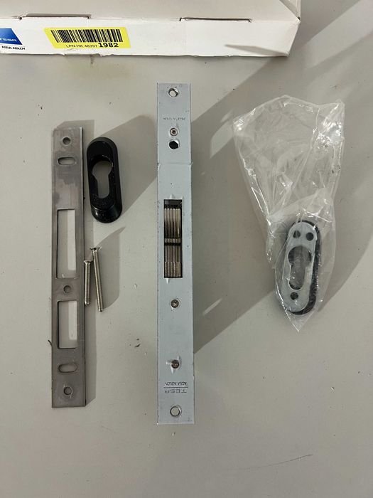 Broască încastrată TESA ASSA ABLOY 4241203AI 2241, pentru profile metalice, inox, intrare 20 mm