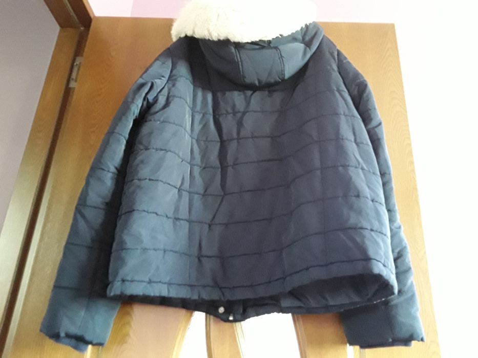 Vând Geacă Damă cu Glugă si Blăniță Mărimea XL