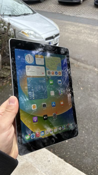 iPad 5 A1822-Neverlock-32GB-Amprenta Functionala-Vezi Descrierea Anunt