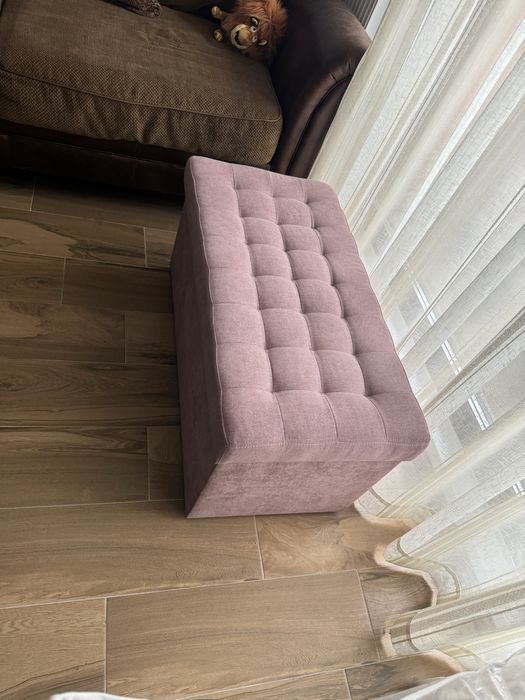 Taburet cu spatiu de depozitare