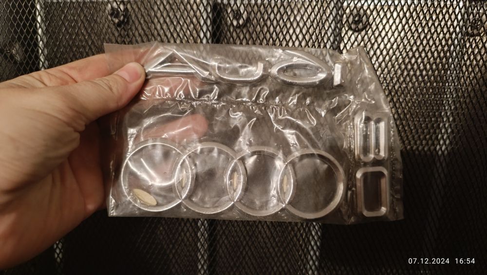 Продам значки на Audi