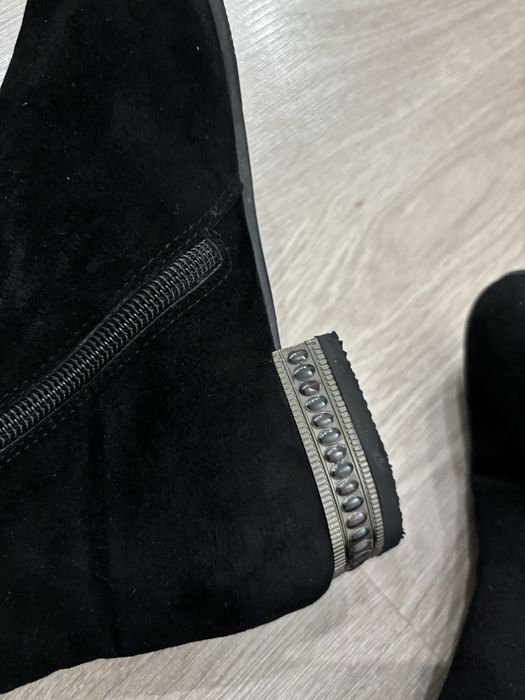 Замшивые сапоги на осень