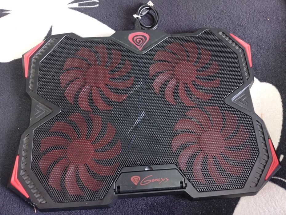 Vând răcitor pentru laptop