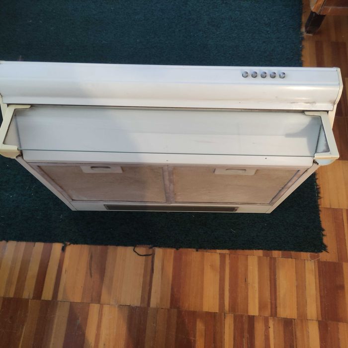 Вытяжка для кухни ( с 2-я двигателями ) -- 350.000 сум.