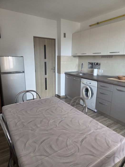 Închiriez apartament 2 camere zona Intim