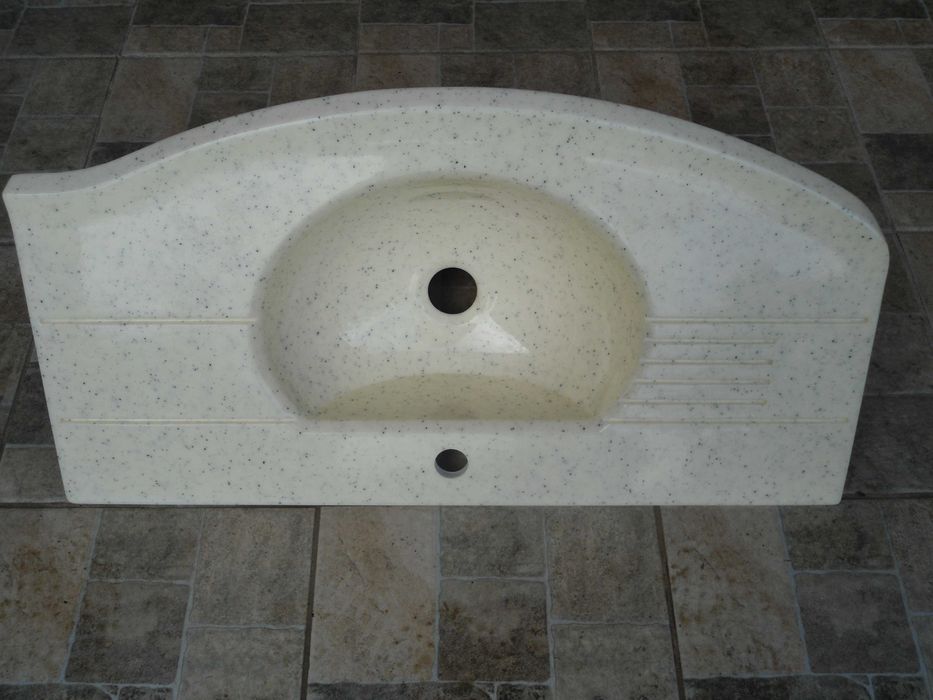 Мивка за баня от технически камък