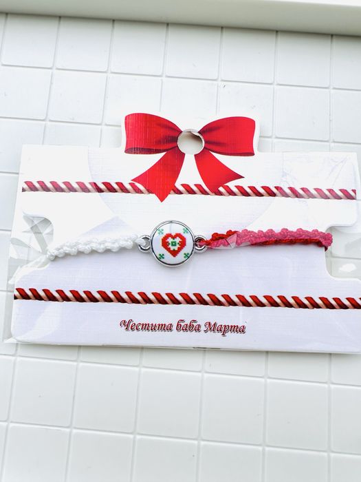 Ръчно правени мартеници