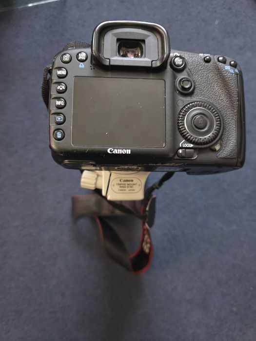 Camera canon eos7d cu obiectiv profesional