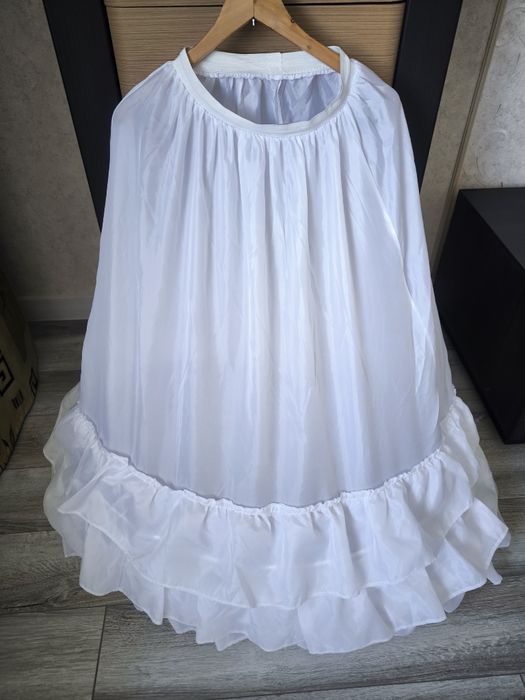 Свадебное платье со шлейфом