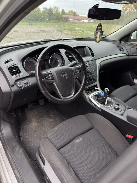 Vand Opel Insignia cu motor defect
