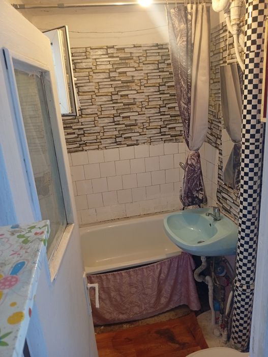 Vand apartament 2 camere semidecomandat