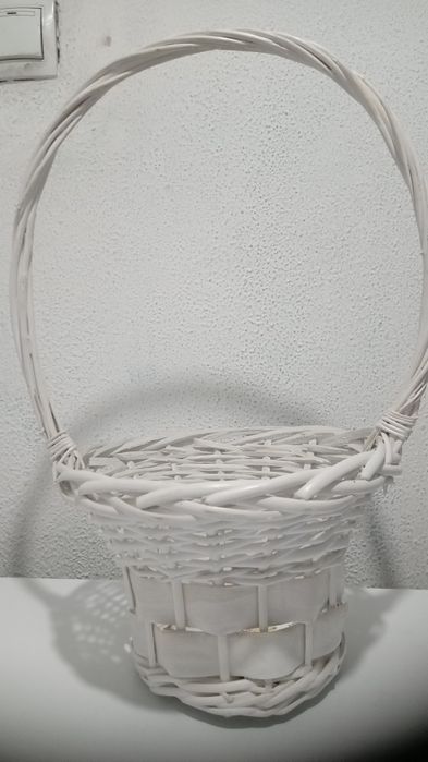 Продам корзину плетенную