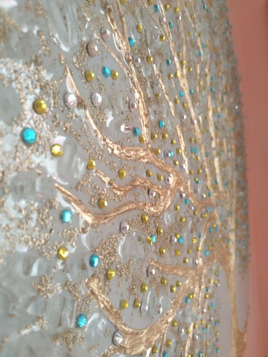 Денежное дерево на дереве