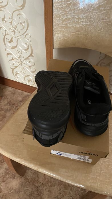 Кроссовки женские черные