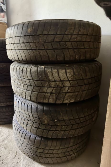 Cauciucuri de iarnă Polaris 195/60/R15 cu jante din tabka