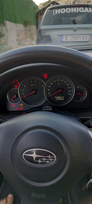 Продавам Subaru Legacy 2.0i