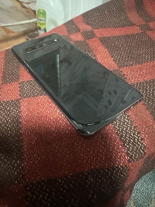 Samsung s10 5g   .