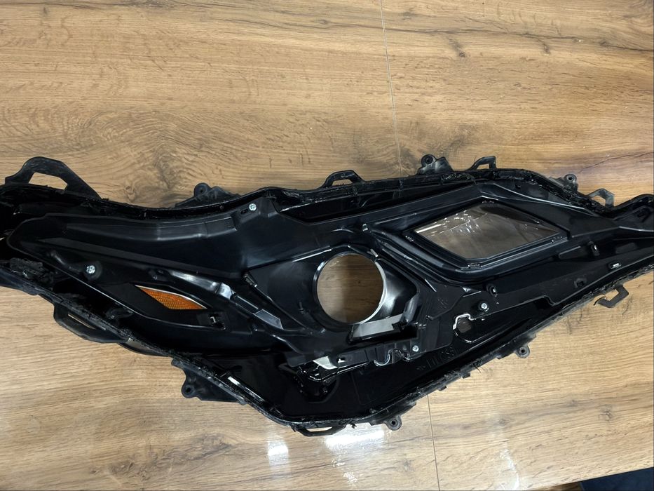 Фары на Камри 70 Америка