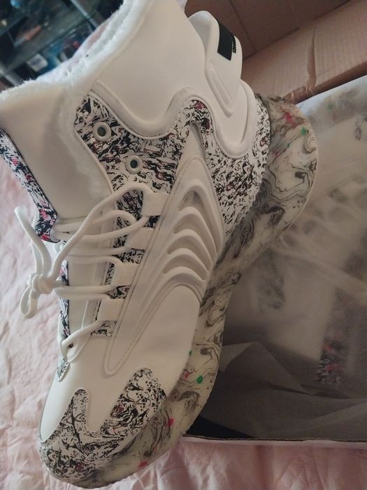 Кроссовки на меху