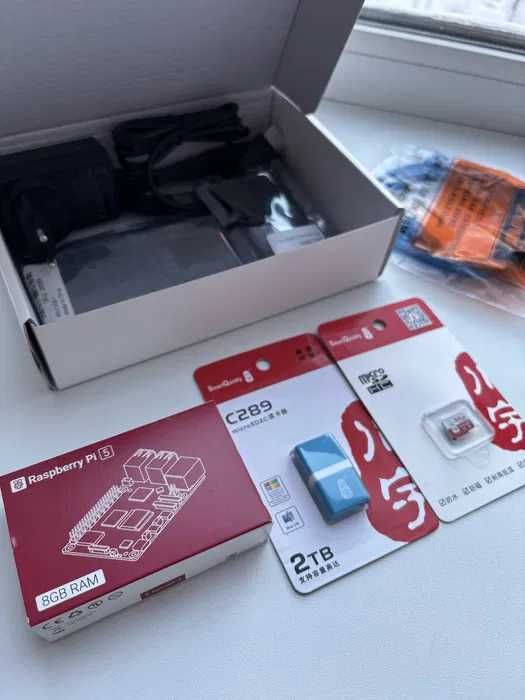 Продам Raspberry pi 5 starter kit