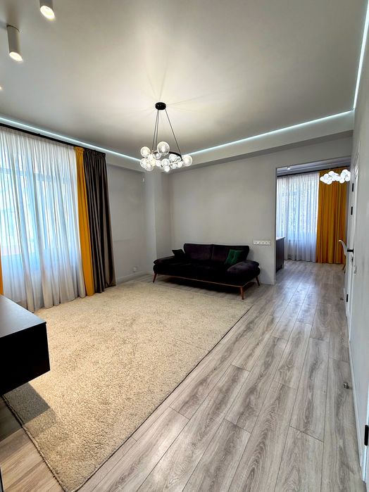 Квартира с современным ремонтом в таунхаусе