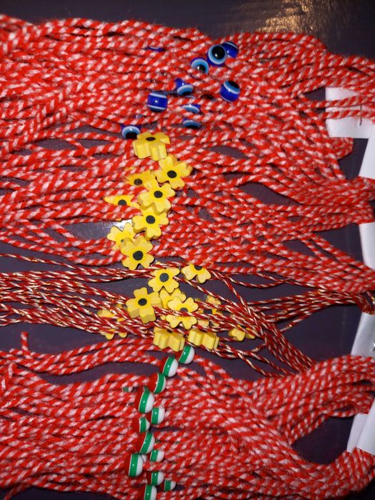 РАЗПРОДАЖБА Мартеници на снопчета (вързалки, връзки) -на едро и дребно