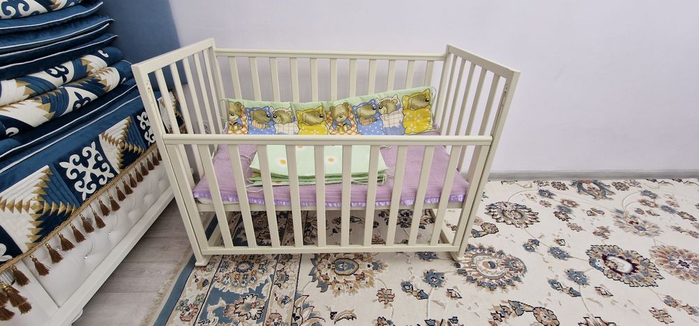 Продам детскую кроватку