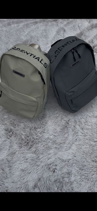 Ghiozdane Essentials