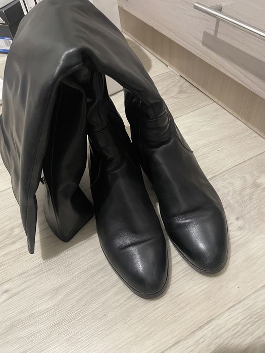 Продаю кожаные сапоги